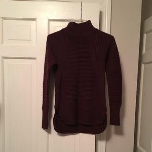 Dakini turtle neck sweater, burgundy, size S, ribbed design, side slits